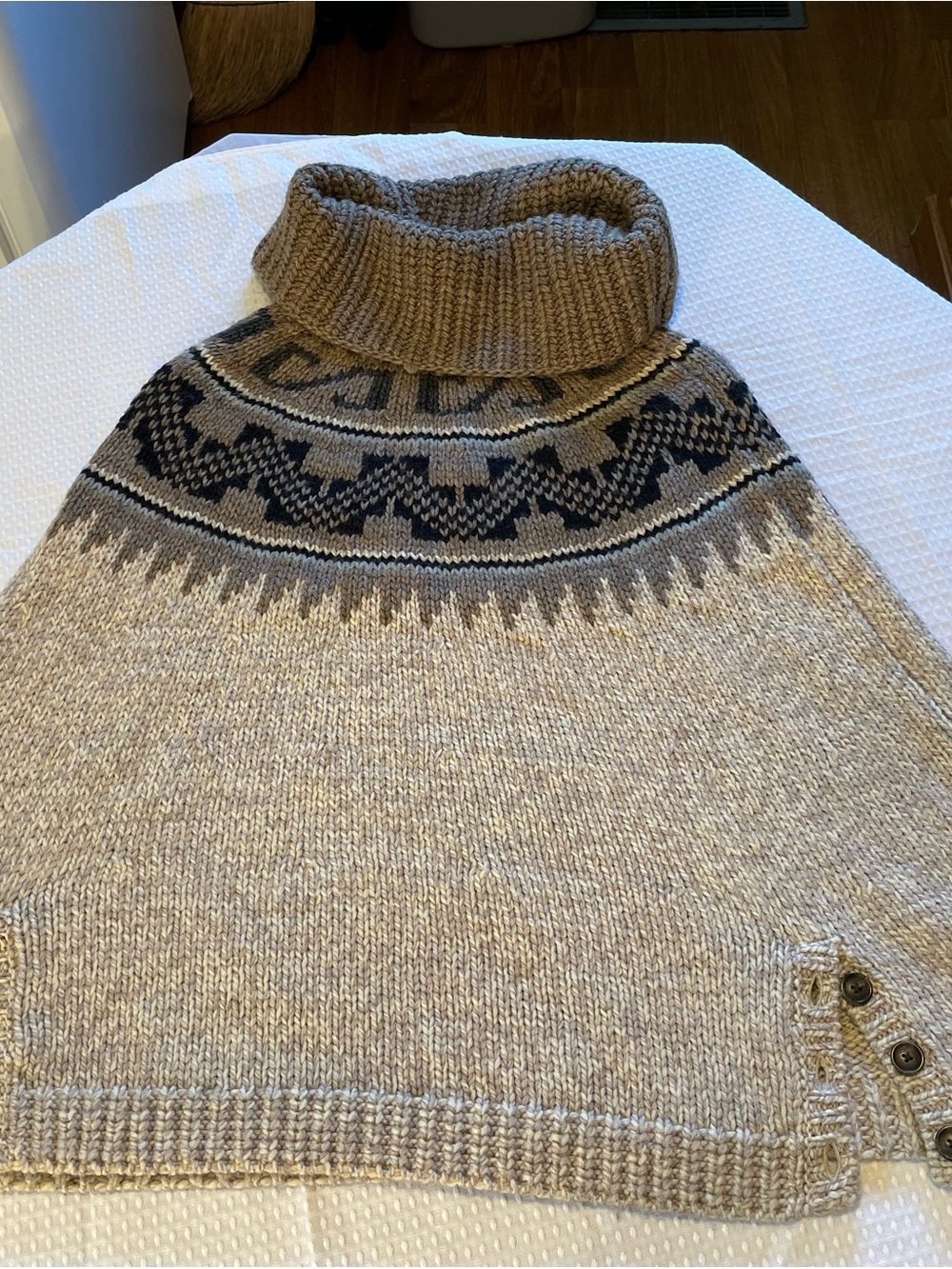 American Eagle Outfitters Beige and Navy Fair Isle Turtleneck Sweater